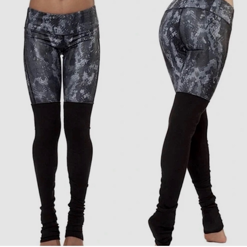 Alo Yoga Goddess Ribbed Leggings in a snakeskin print